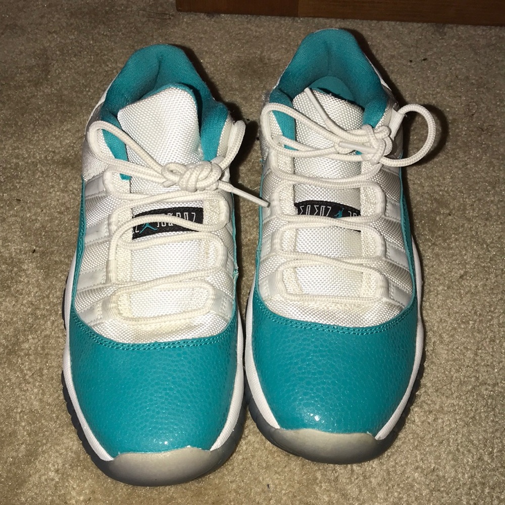 Air Jordan 11 Low Aqua